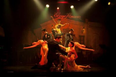 Buenos Aires: Tango Show at El Viejo Almacen - What’s actually on stage: quintet, singers, Los Lamas, and four tango couples