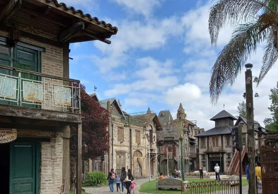 From Buenos Aires: Magical and Mysterious Campanopolis Tour - Free time inside the park: where to focus your photos